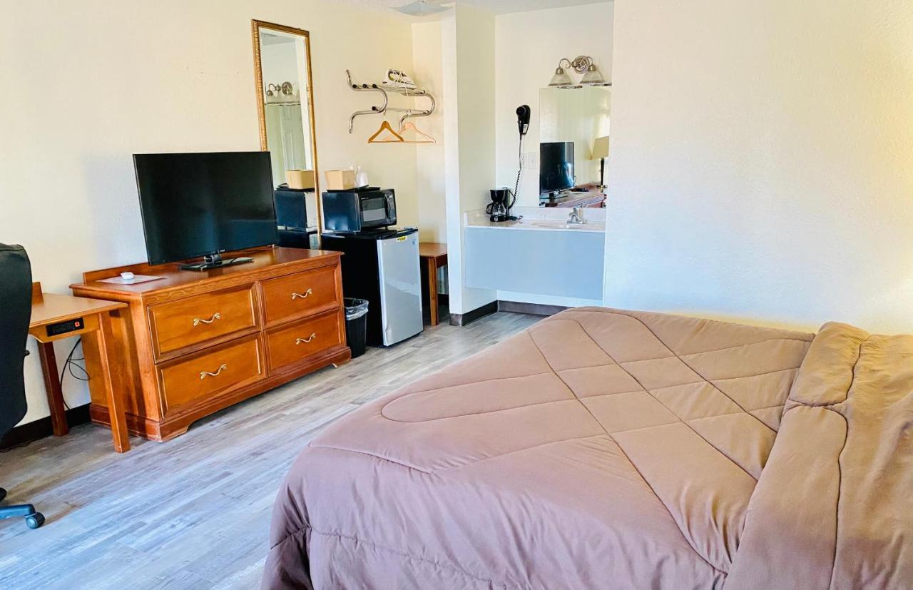 Ozark Inn & Suites Zewnętrze zdjęcie