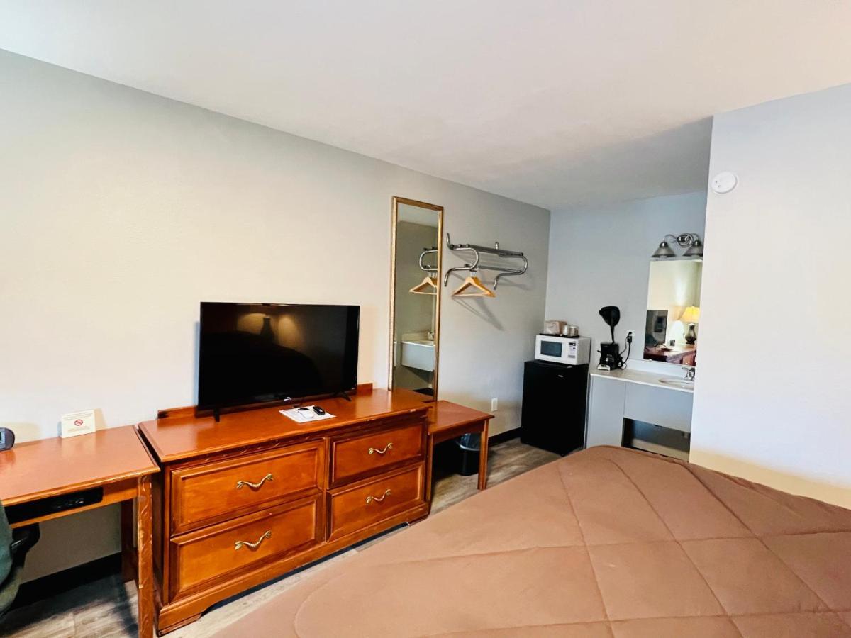 Ozark Inn & Suites Zewnętrze zdjęcie