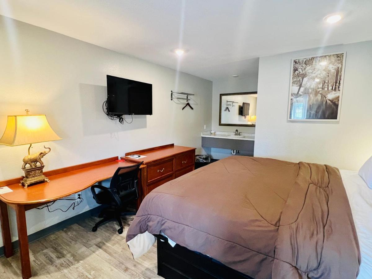 Ozark Inn & Suites Zewnętrze zdjęcie