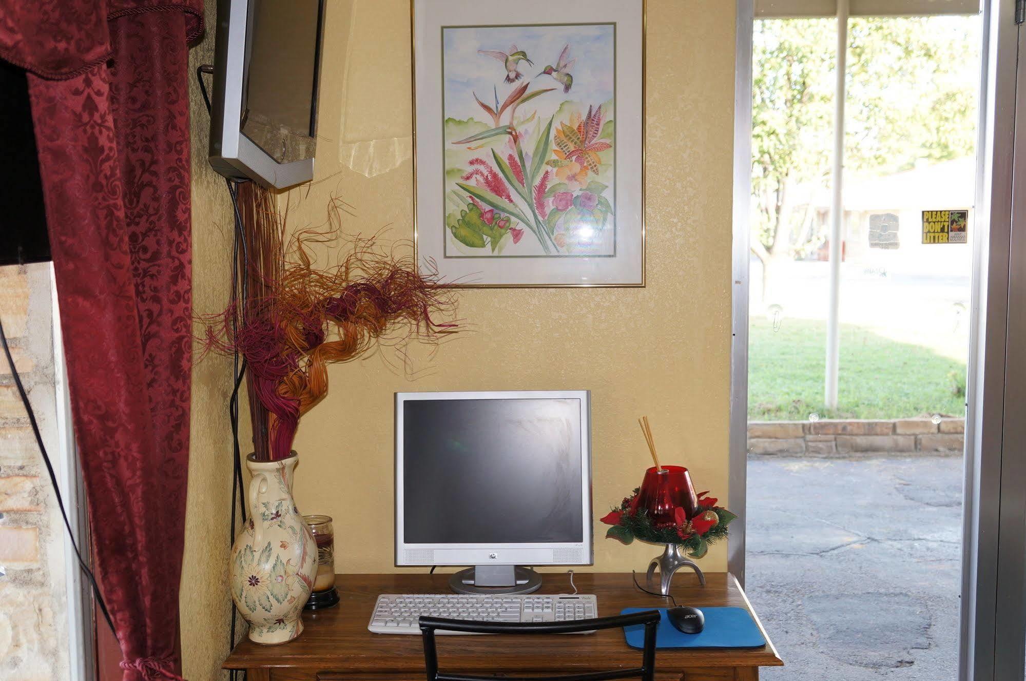 Ozark Inn & Suites Zewnętrze zdjęcie