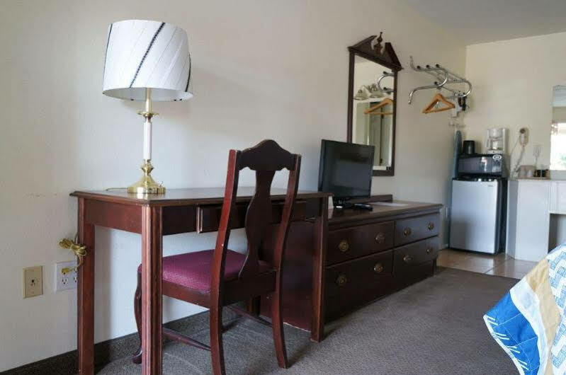 Ozark Inn & Suites Zewnętrze zdjęcie
