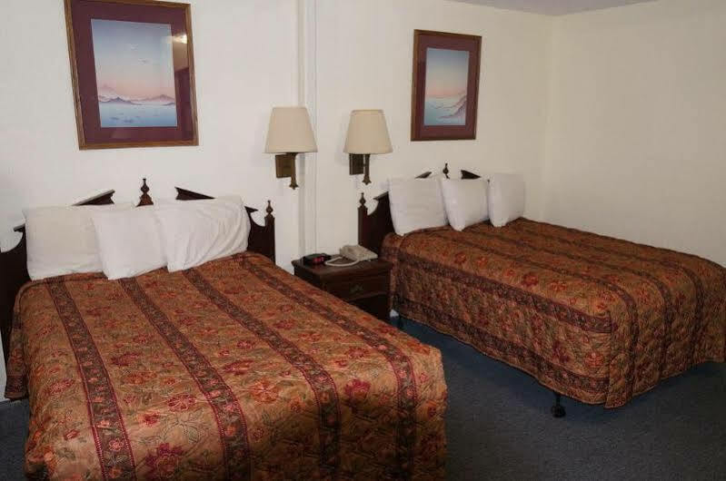 Ozark Inn & Suites Zewnętrze zdjęcie