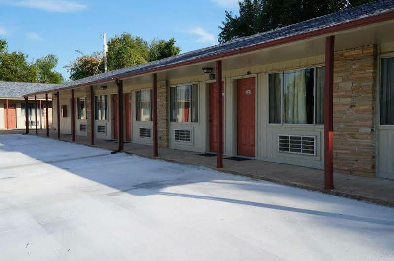 Ozark Inn & Suites Zewnętrze zdjęcie