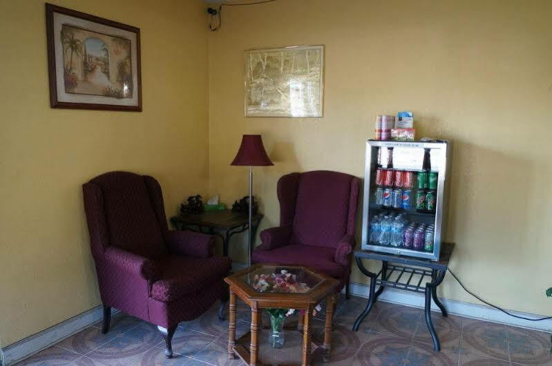 Ozark Inn & Suites Zewnętrze zdjęcie