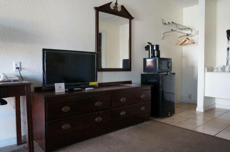Ozark Inn & Suites Zewnętrze zdjęcie
