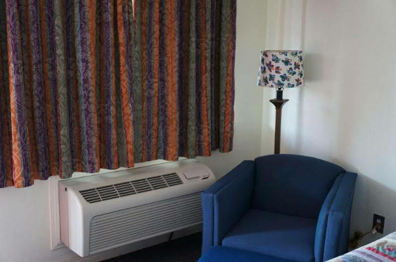 Ozark Inn & Suites Zewnętrze zdjęcie